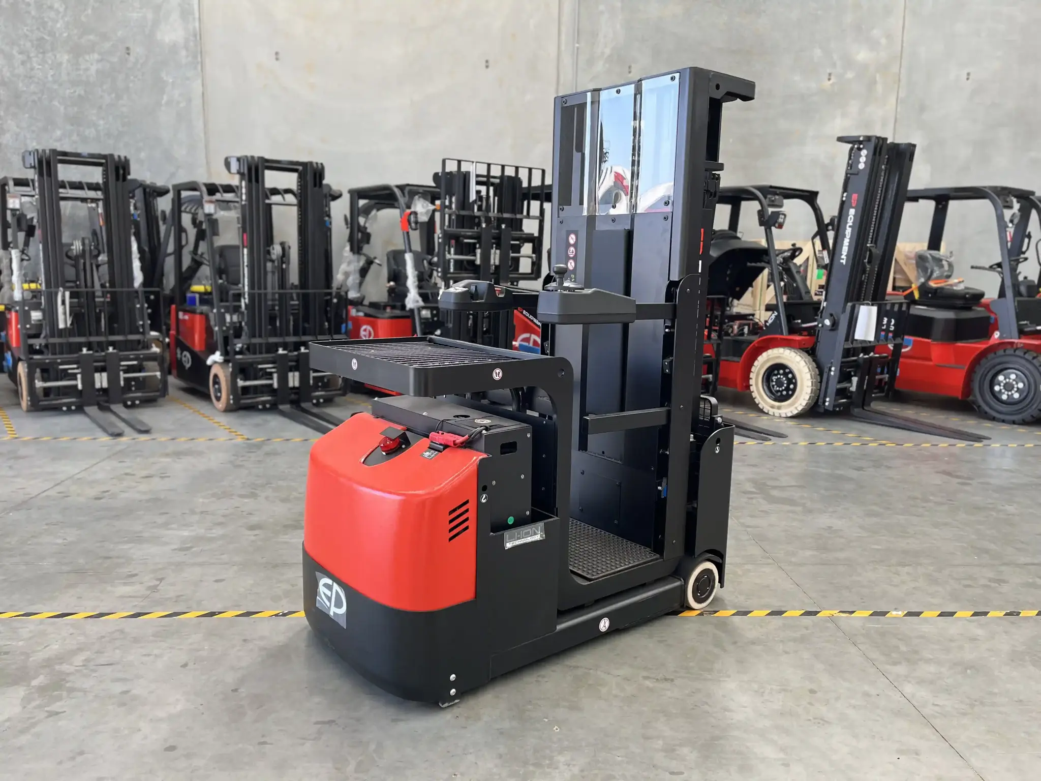 EPower lithium order picker supporting efficient warehouse picking operations