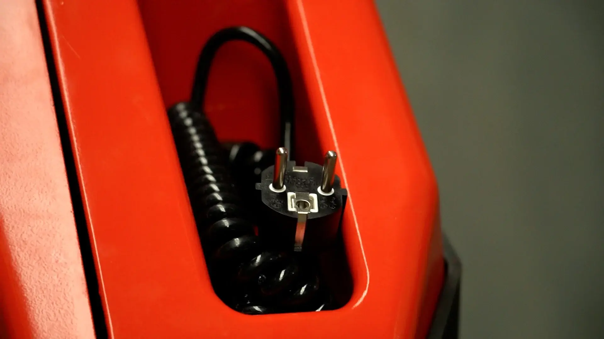 Built-in charger of EP Equipment WPL202 electric pallet truck for convenient plug-and-play charging.