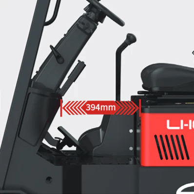 Side view of the EP Equipment CPD15/18/20TVL electric forklift showing a 394 mm adjustable steering column for enhanced driver comfort and ergonomics.