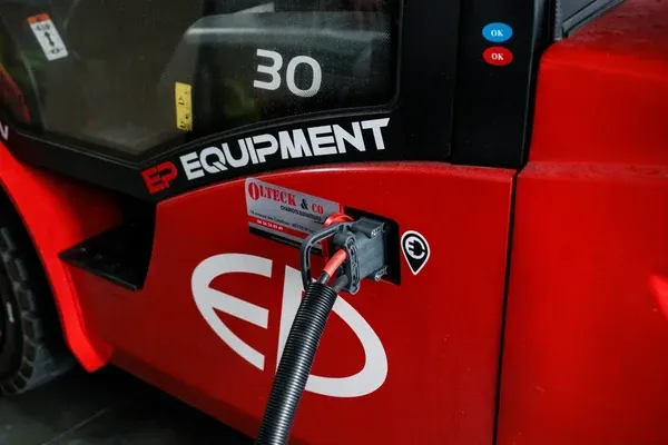 Safety Requirements Apply to Lithium Forklift Charging