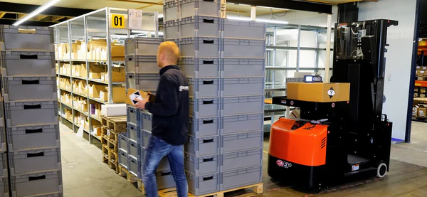 EP Equipment JX1 electric order picker supporting efficient picking workflow in compact warehouse environments.